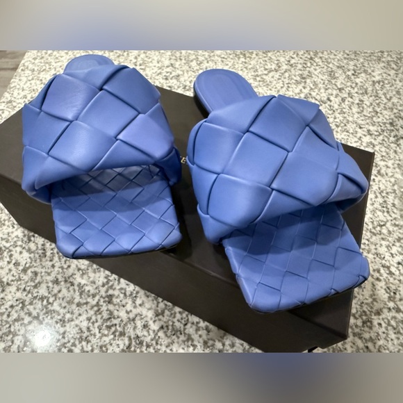 Bottega Veneta Lido Flat Sandals – Size 40.5 (Fits US 10) - Picture 2 of 4